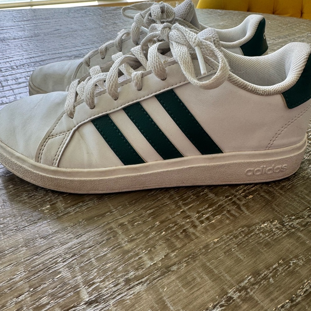 Adidas Grand Court 2.0 IG4830 Big Kid Size 2.5 Cloud White/Collegiate Green